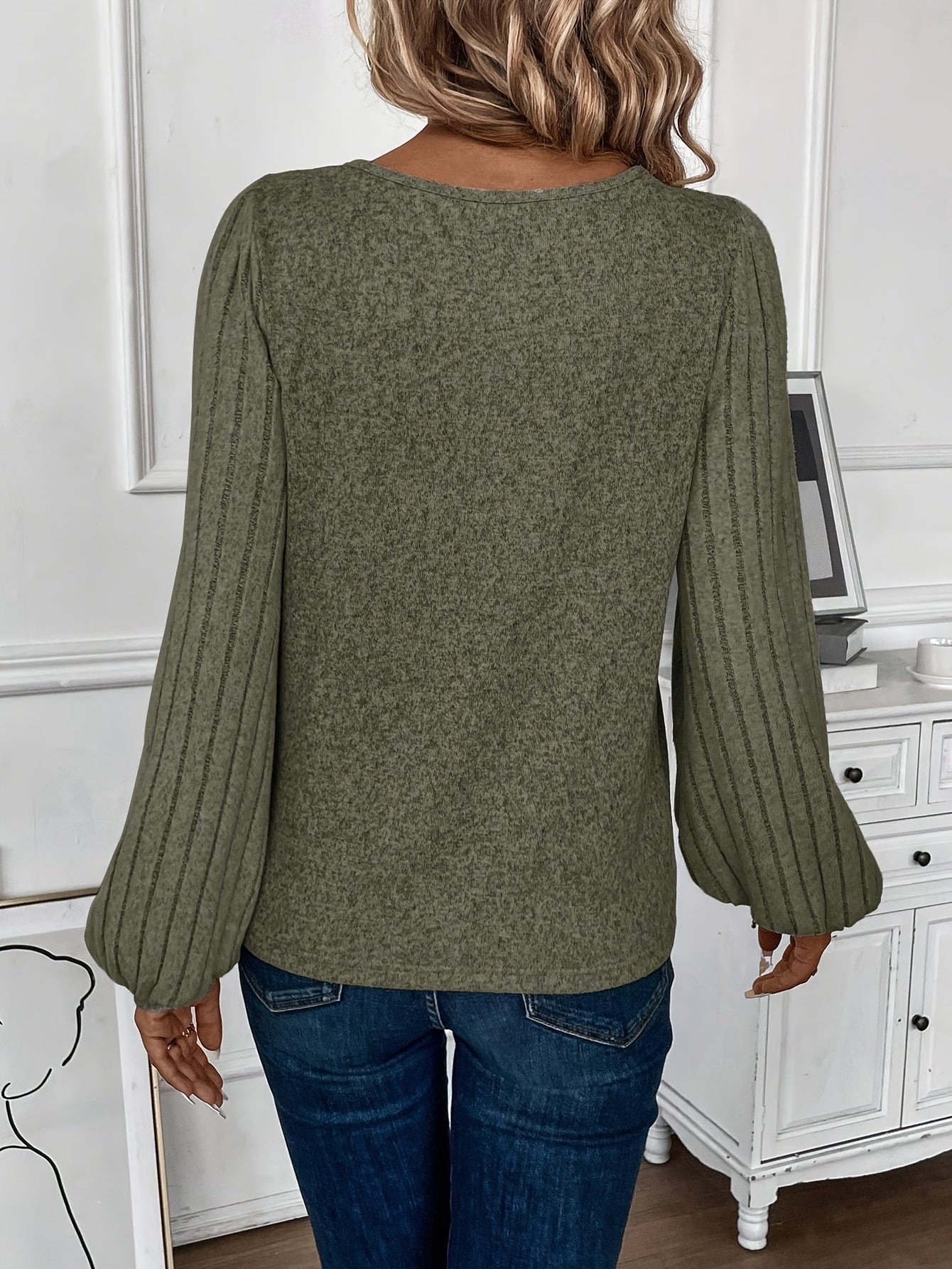 Isabella - V-Neck Knit Sweater